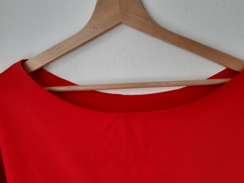 Tričko červené (Crop top) — foto 3