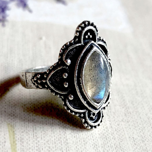 Eleganti vintage prsten s labradoritem — foto 4