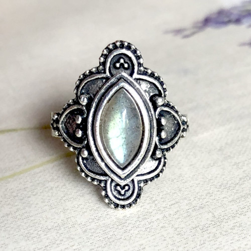 Eleganti vintage prsten s labradoritem — foto 6