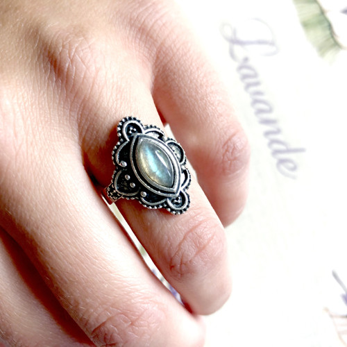 Eleganti vintage prsten s labradoritem — foto 3