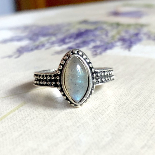 Eleganti vintage prsten s labradoritem — foto 4