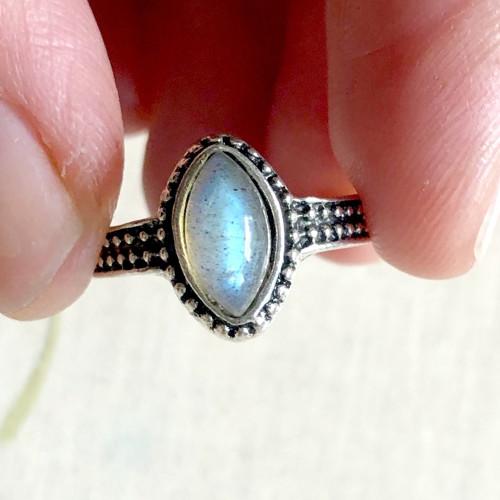 Eleganti vintage prsten s labradoritem — foto 2