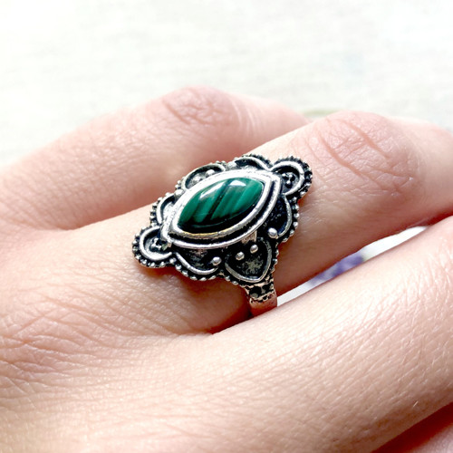 Eleganti vintage prsten s malachitem — foto 3