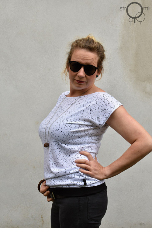 Bílé puntíkaté..., vel. XXL — foto 4