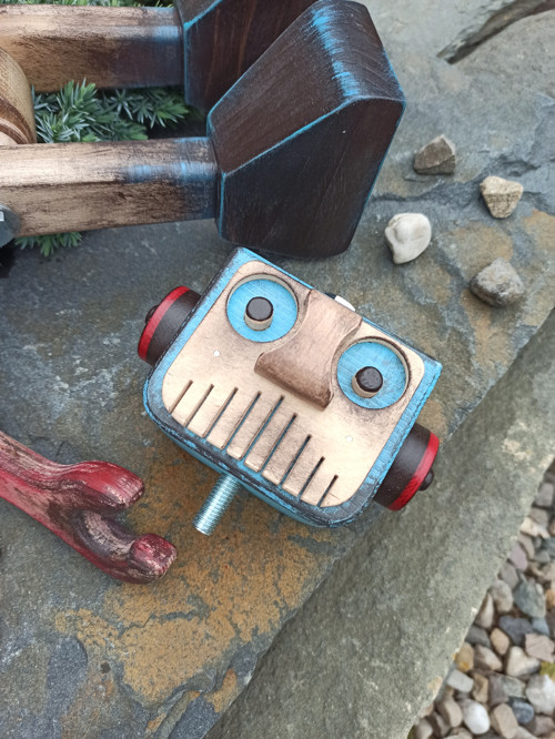 Dřevěný ROBOT patinovaný — foto 4