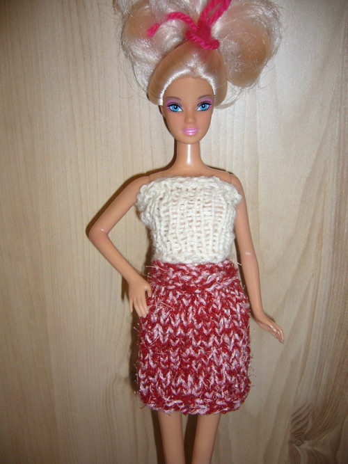 Barbie - vínová sukýnka — foto 3
