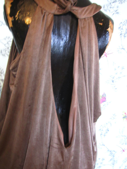 Tunika oversized se zády odhalenými — foto 4