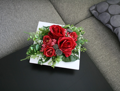 Ikebana s růžemi do červena — foto 3