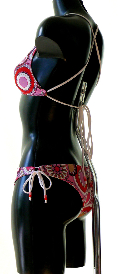 BikiniCirclesInRed's — foto 3