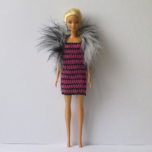 Oblečky pro Barbie - šaty, boa — foto 3