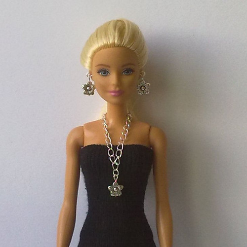 Šperky pro Barbie - řetízkový náhrdelník — foto 2