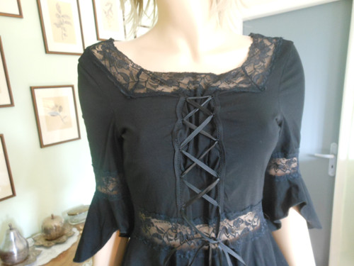 Gothic tunika s krajkou, vel.S — foto 3