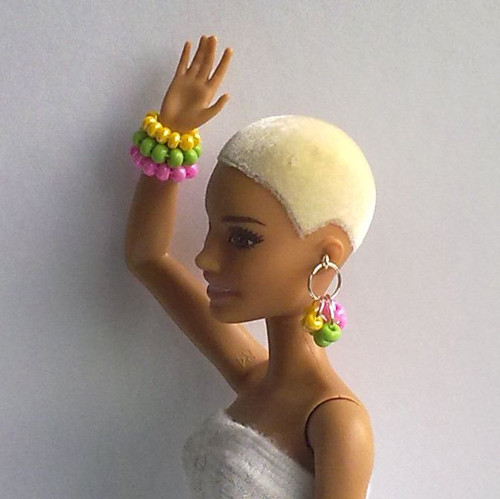 Šperky pro Barbie - náušnice, náramky 3ks — foto 2
