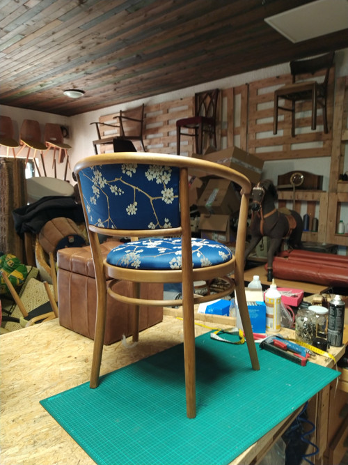 Kulaté křesílko po renovaci — foto 3
