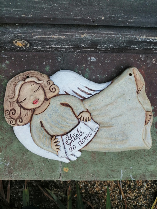 Andílek letící , reliéf — foto 2