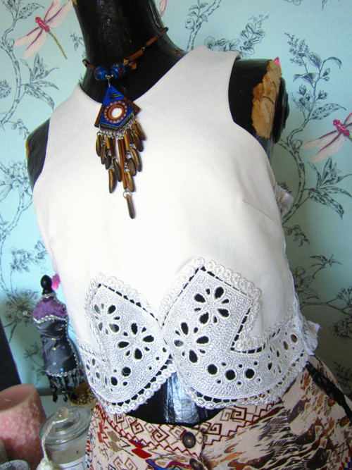Boho crop top s krajkou — foto 2