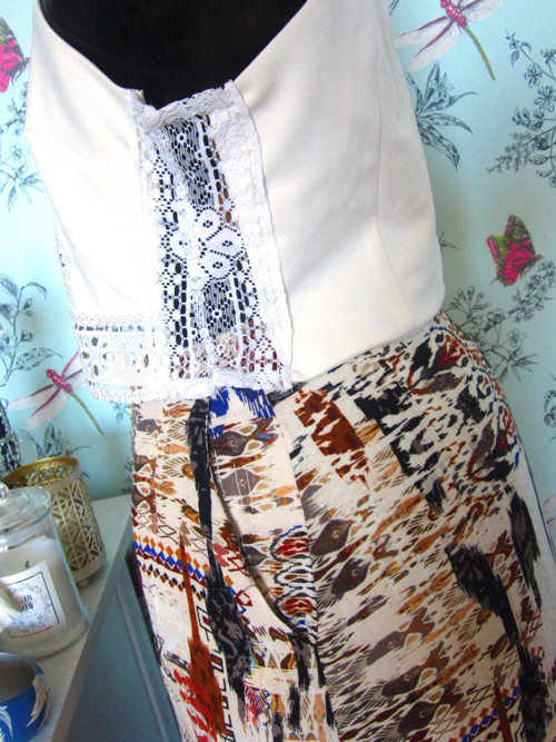 Boho crop top s krajkou — foto 4