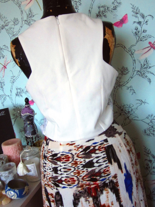 Boho crop top s krajkou — foto 5