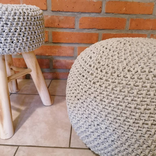 Puf a stolička s pletenymi potahy — foto 3