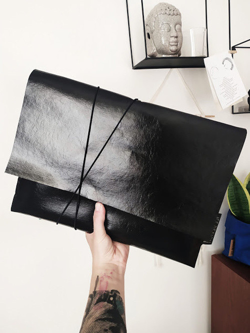 Papírový obal na Macbook //black — foto 2
