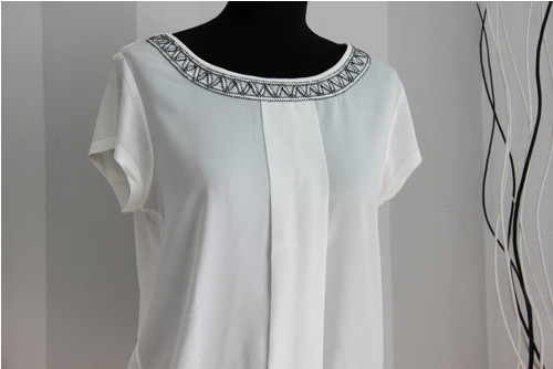 Elegantní bílá chic blůzka — foto 3