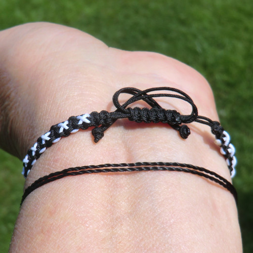 Náramek * macramé * Bílý kříž v černé — foto 5