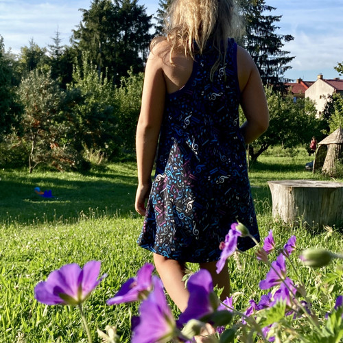 Šaty Hudební — foto 2