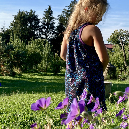 Šaty Hudební — foto 3