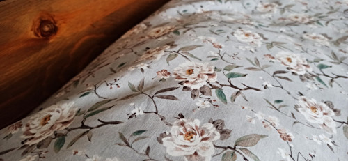 Růže na šedé — foto 3