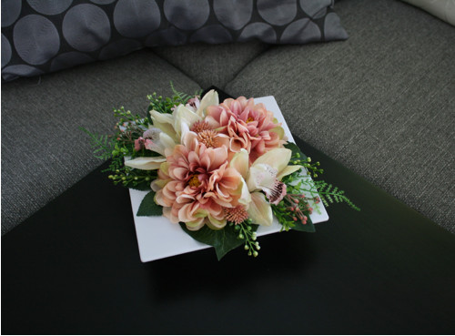 Ikebana s chryzantémami a orchidejemi — foto 2