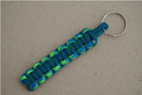 Paracord přívěsek / klíčenka — foto 2