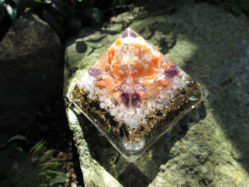 Org. pyramida ,, Snového Světa " — foto 2