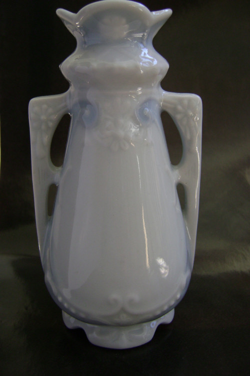 Porcelánová amfora, vázička bílo modrá — foto 2
