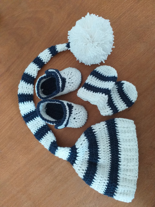 Newborn háčkovaný set na focení — foto 2