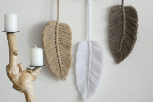 Pírka - závěsná dekorace, macramé — foto 3