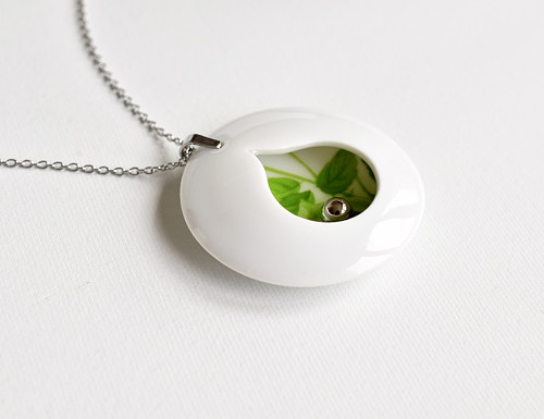 Introvert no.32 porcelánový náhrdelník — foto 2