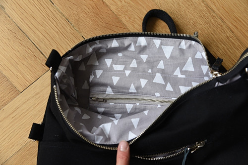 PENTABACKPACK - batoh a taška v jednom - černý I — foto 3