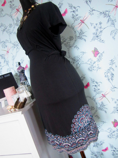 Šaty boho grey s bordurou — foto 2
