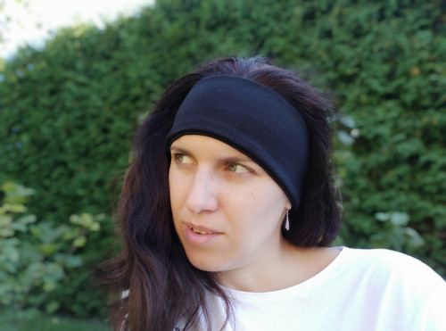 JEN ČERNÁ čelenka — foto 3