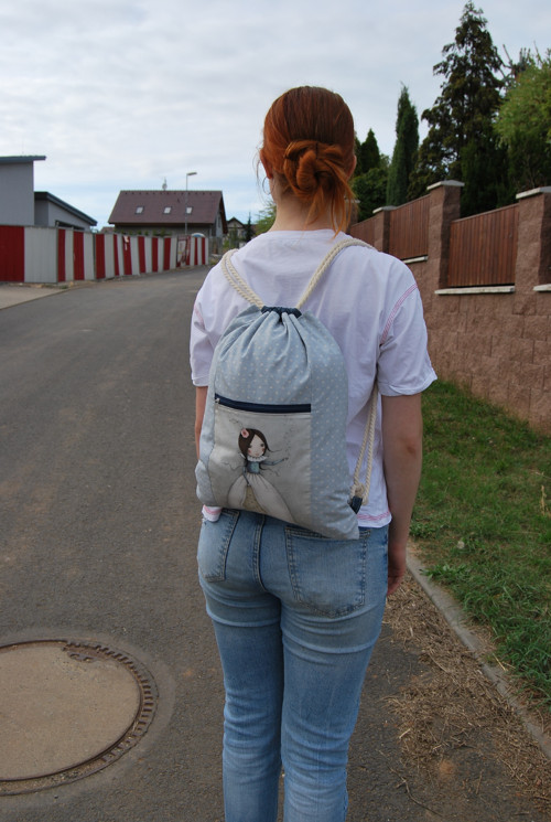 Vak na záda s kapsou na zip — foto 5