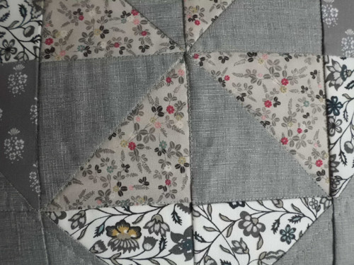 Patchwork šedý — foto 3