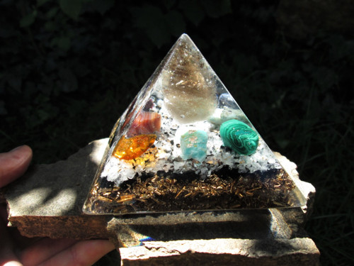 Org. pyramida ,, Matky Země " — foto 2