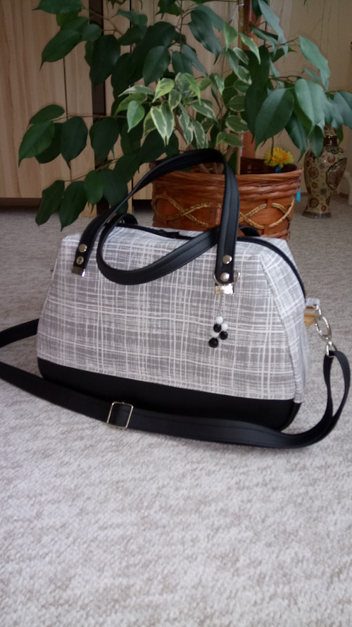 Černošedá - crossbody — foto 2