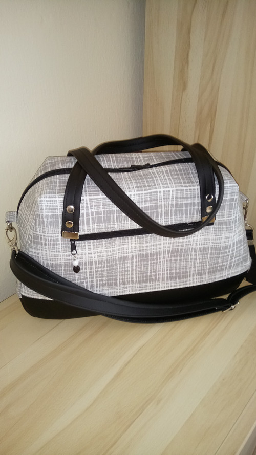 Černošedá - crossbody — foto 3
