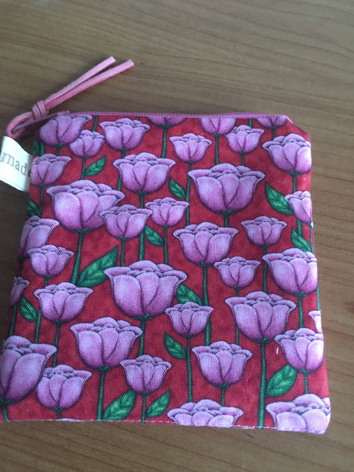 Malá kapsička - srdíčko s tulipány — foto 2
