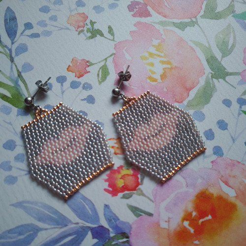 Kiss me pink - šité náušnice — foto 3