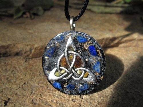 Org. šperk ,,Klidné duše" s lapis-lazuli — foto 3