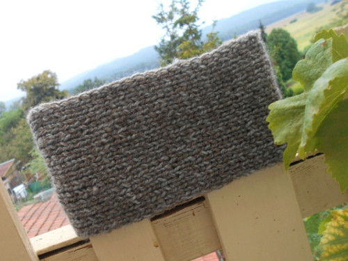 Pletená čelenka šedohnědá — foto 2
