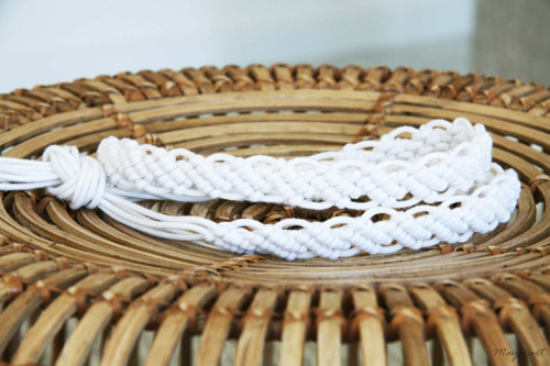 Drhaný pásek MACRAMÉ BELTS bílý — foto 2