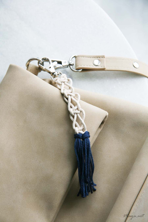 Střapec na kabelku MACRAMÉ ACCESSORIES modrý — foto 2